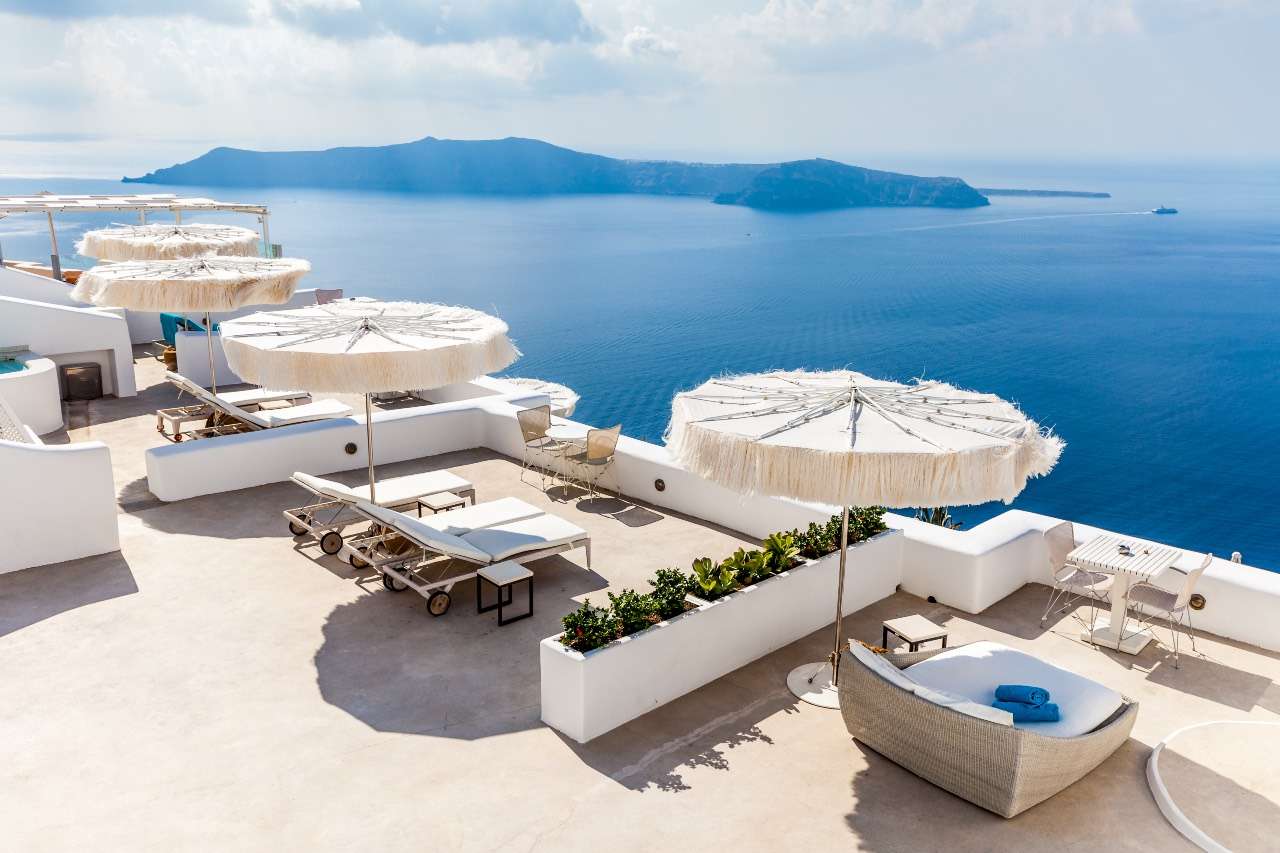 Σοκάρουν οι πωλήσεις Ελληνικών ξενοδοχείων εν μέσω πανδημίας