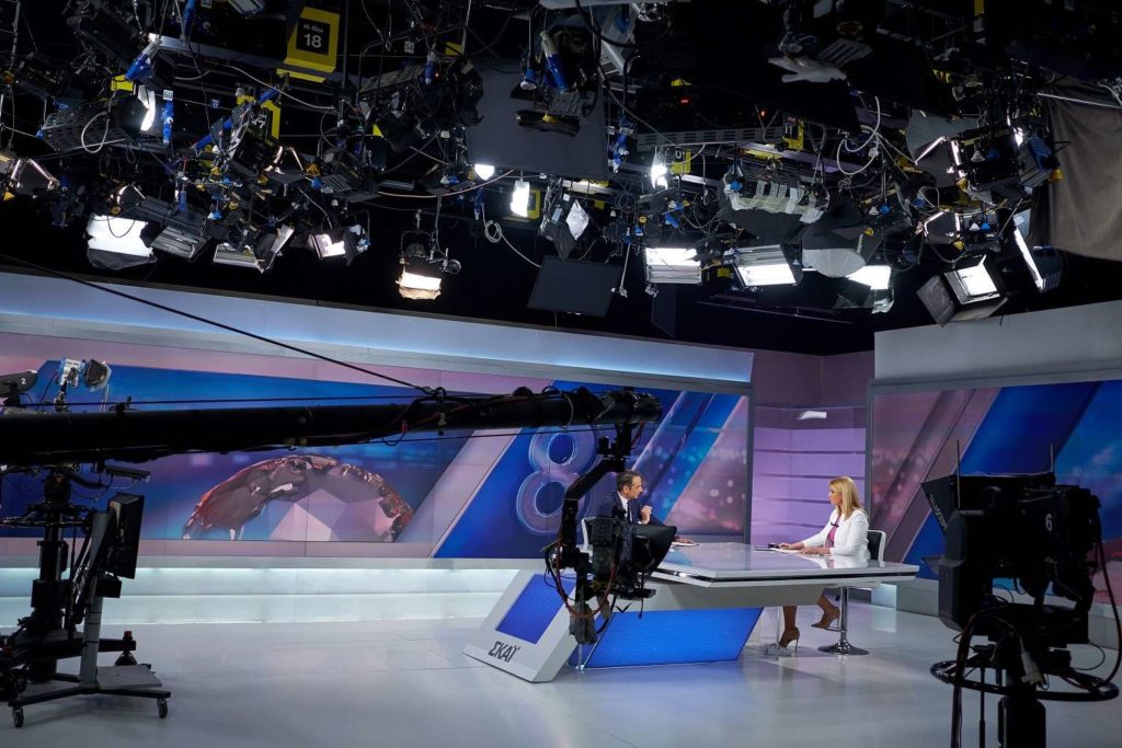 Πέφτουν τα νούμερα στα δελτία του ΣΚΑΪ!