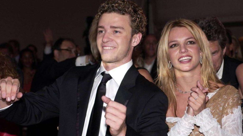 https://radar.gr/article/40912/britney-spears-giortazei-ta-genethlia-tis-kai-kykl