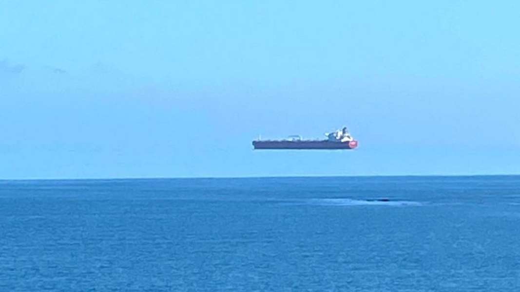 Δείτε το «ιπτάμενο» πλοίο στην ακτή της Κορνουάλης;