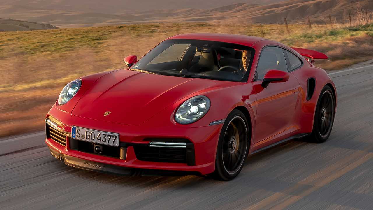 Porsche: «Σημαία» των Γερμανών οι βενζινοκινητήρες