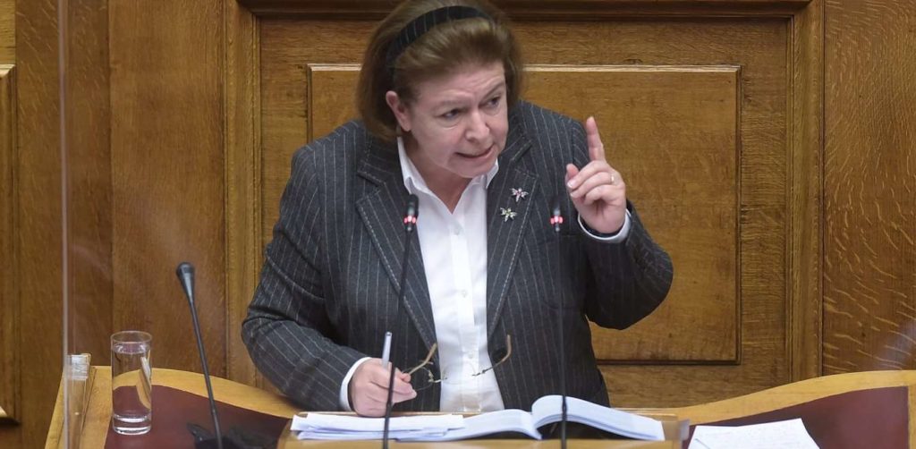 Μενδώνη απαντά σε Τζόνσον για τα γλυπτά του Παρθενώνα