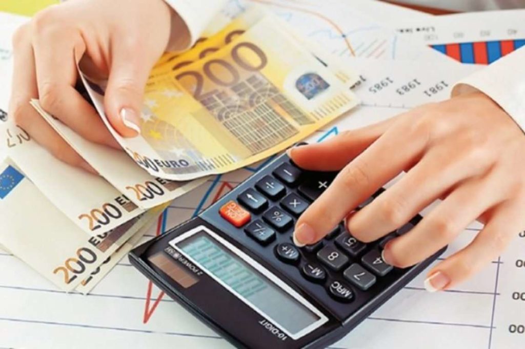 Οι εισφορές για τους μισθωτούς με μπλοκάκι για φέτος