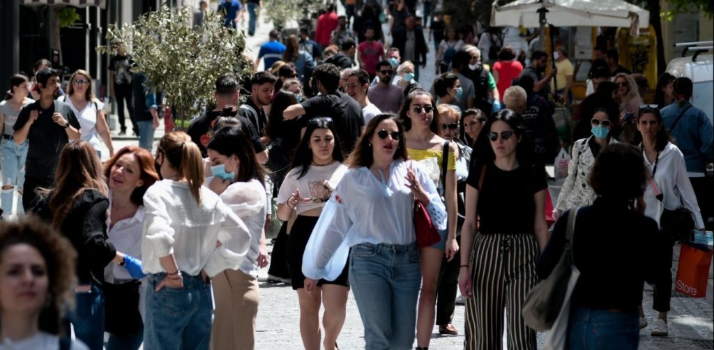 Εξυπνότερα μέτρα για την πανδημία εξετάζει η κυβέρνηση