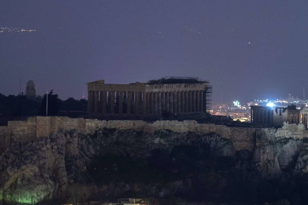 Η Ακρόπολη σε συσκότιση για την ώρα της γης