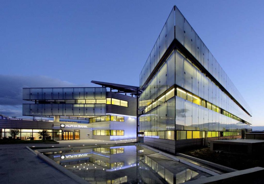 Πώς το Capital Group «έκτισε» συστηματικά το 5,03% στην Alpha Bank και η ψήφος εμπιστοσύνης για την επόμενη ημέρα