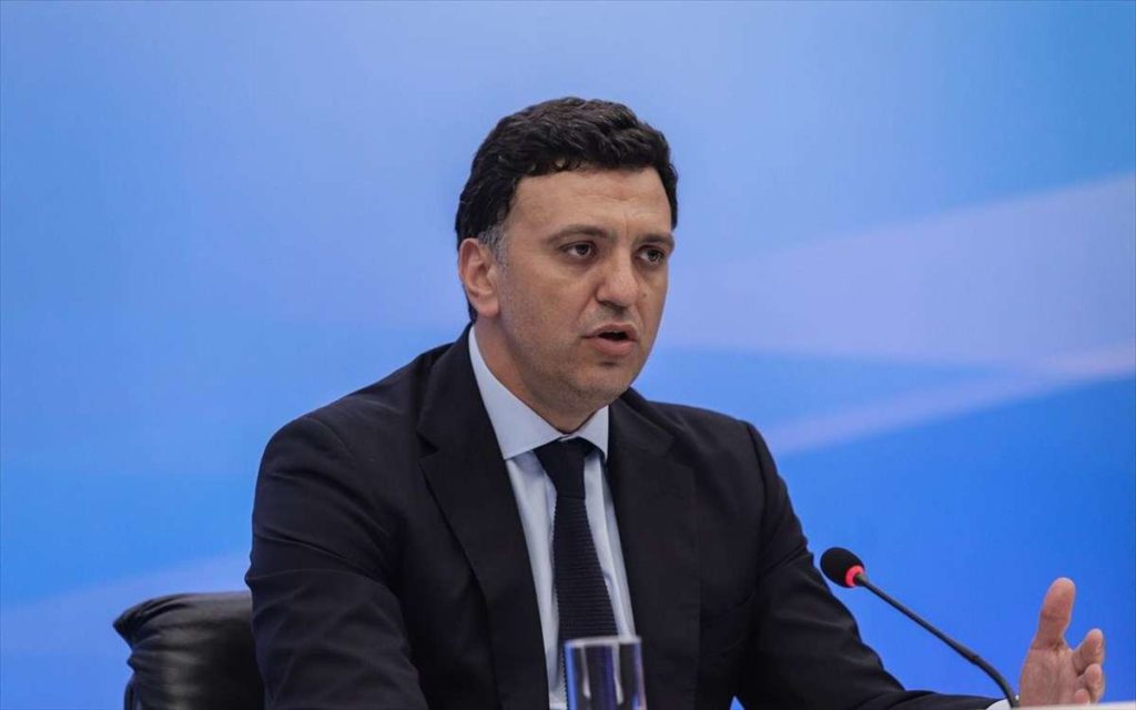 Κικίλιας: Δεν αναστέλλονται οι εμβολιασμοί με AstraZeneca