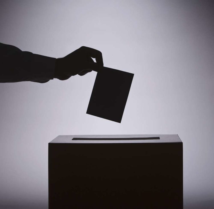 Opinion Poll: Προβάδισμα 11,6% για τη ΝΔ - Όχι σε πρόωρες εκλογές