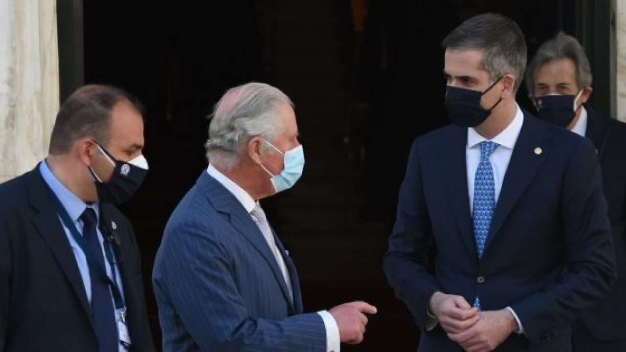 Πρίγκιπας Κάρολος: Έλαβε το Χρυσό Μετάλλιο Αξίας της Πόλεως των Αθηνών