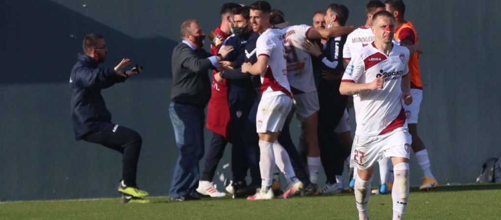 Ελπίζει σε... θαύμα η Λάρισα, έμπλεξε ο ΟΦΗ (2-3)!
