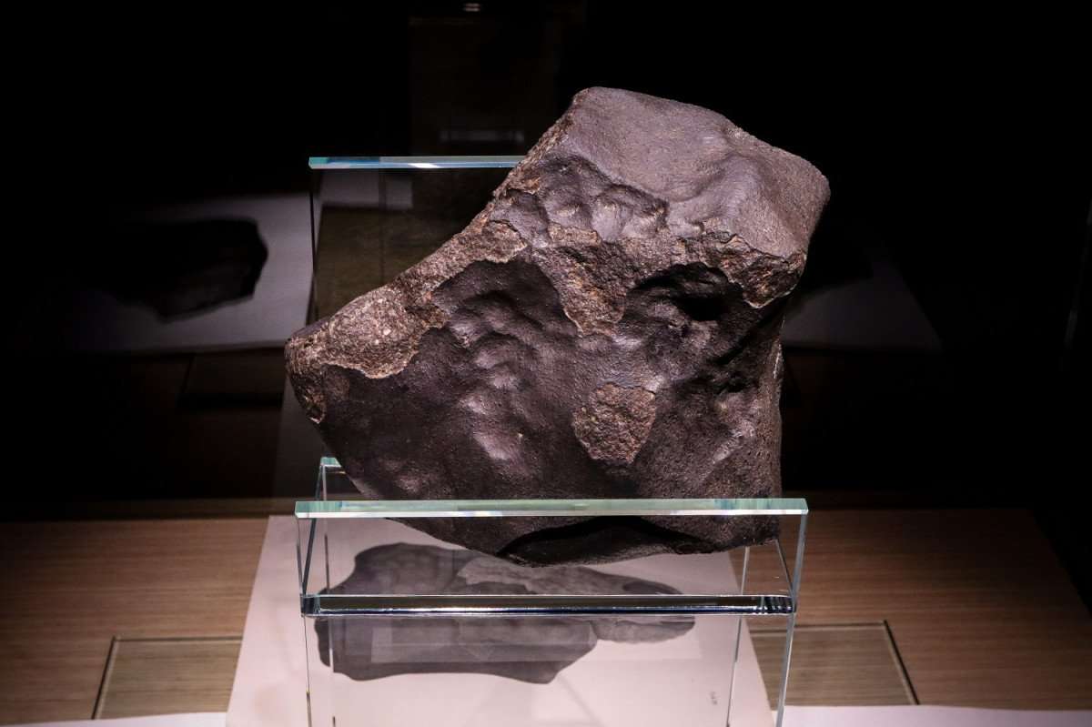 το αρχαιότερο ηφαιστειακό πέτρωμα σε μετεωρίτη