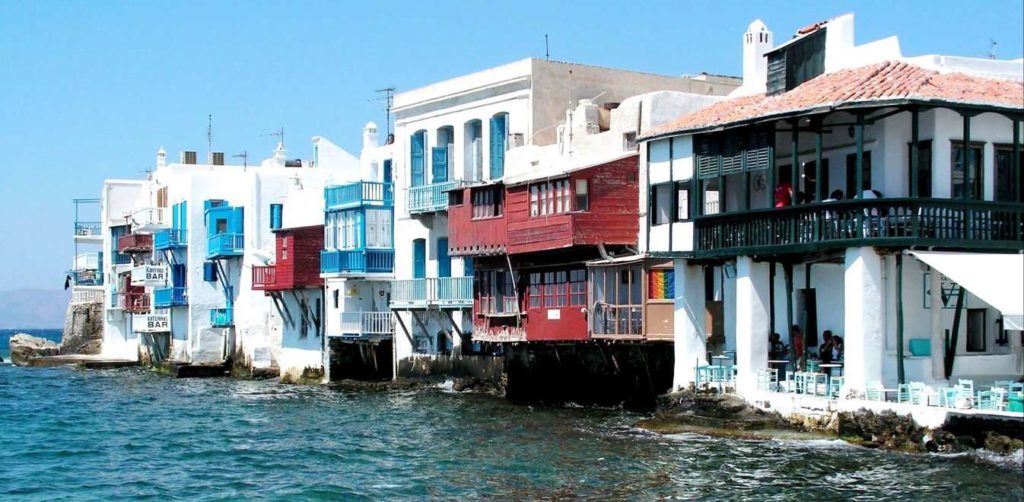 Ο κορωνοϊός «πολιορκεί» τη Μύκονο!