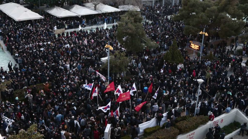 Νέα Σμύρνη: Μεγάλη αύξηση των κρουσμάτων από τις συγκεντρώσεις