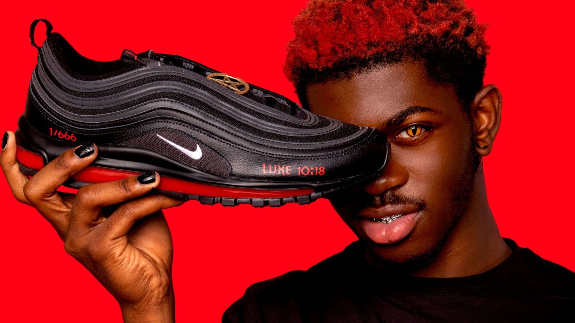 Nike: μήνυση στο ράπερ για τα σατανικά παπούτσια