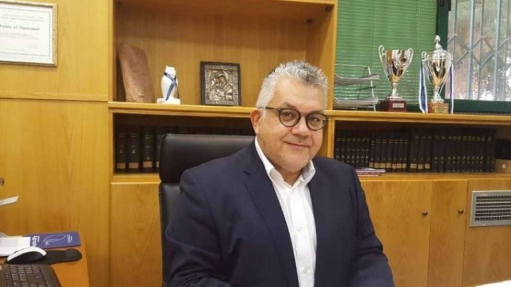 Ερωτηματικά για τον εμβολιασμό του πρύτανη του ΑΠΘ- Διαψεύδει ότι εμβολιάστηκε εκτός σειράς