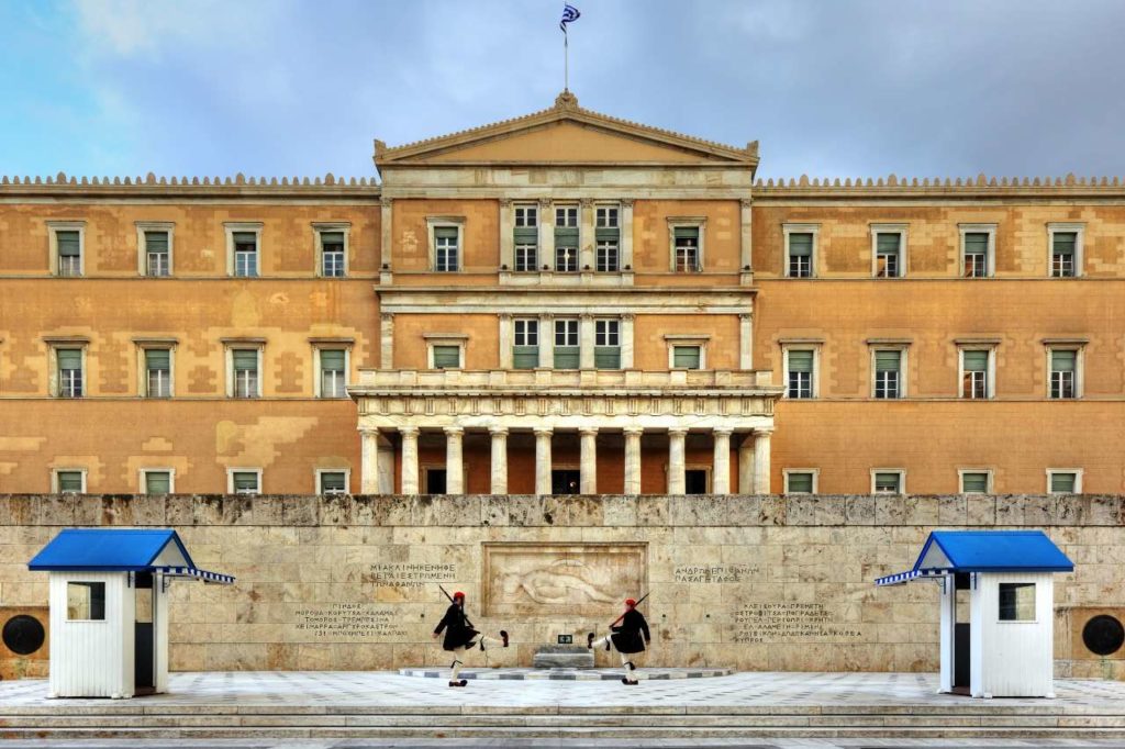 «Καμπανάκια» του Γραφείου Προϋπολογισμού για την άρση των μέτρων