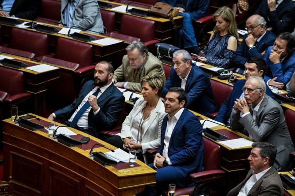 Για ποιόν πρώην υπουργό «βράζει» μερίδα βουλευτών του ΣΥΡΙΖΑ