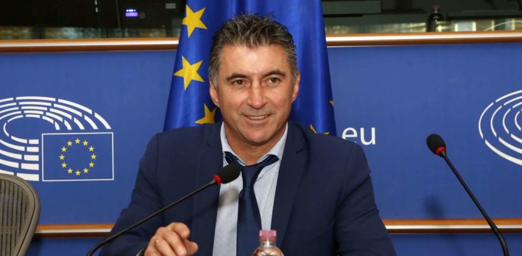 Ζαγοράκης: Στηρίζω τα δικαιώματα των ΛΟΑΤΚΙ, εκ παραδρομής η αρχική μου καταψήφιση