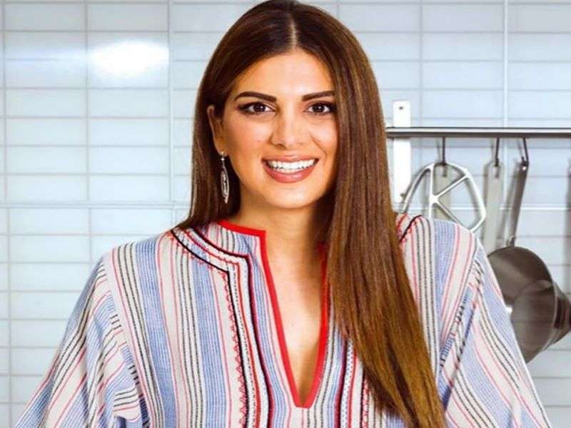 Η Σταματίνα Τσιμτσιλή...ντύθηκε τσολιάς (ΒΙΝΤΕΟ)