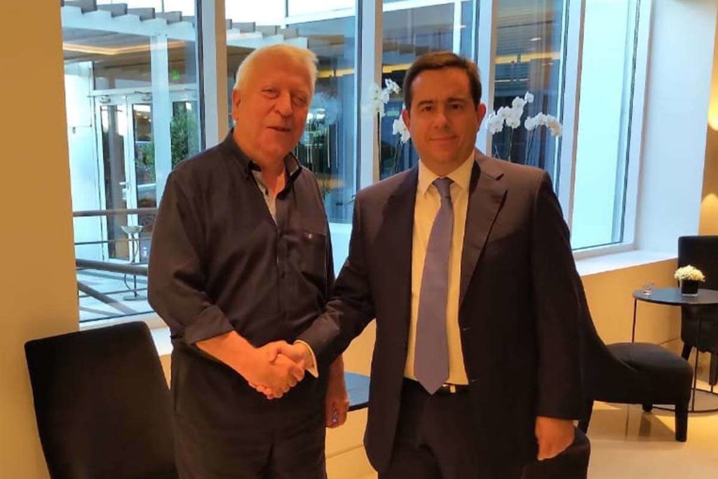 Ανταλλαγή εξωδίκων ανάμεσα σε Μηταράκη-Μουτζούρη