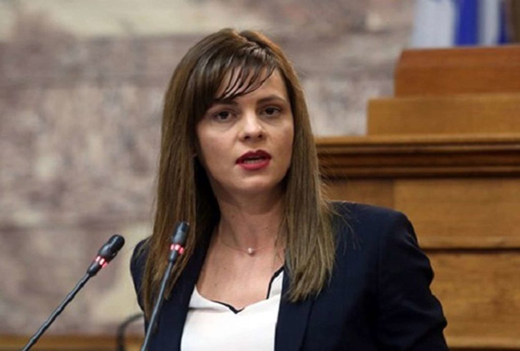 Ε. Αχτσιόγλου: Πρώτα καψόνι μετά επίδομα για επιχειρηματίες