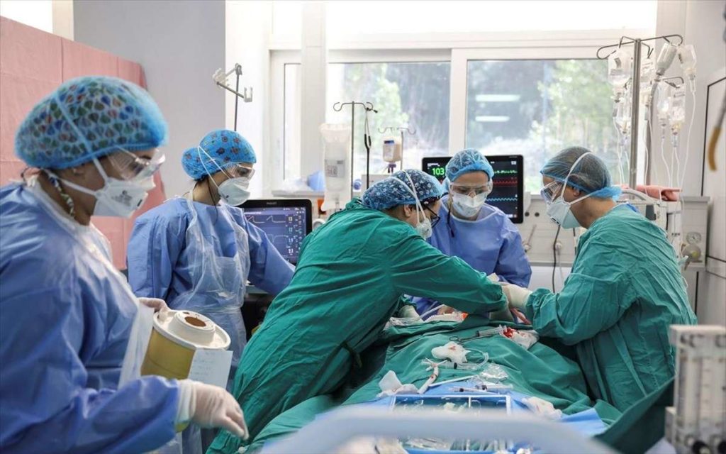 Πληγή για την υγεία οι διασωληνωμένοι εκτός ΜΕΘ