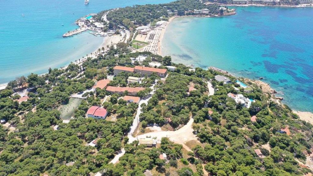 Ο πρώην υπουργός και τα ατακτοποίητα ακίνητα - φιλέτα της Εκκλησίας!