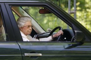 Τα πολυτελέστατα αυτοκίνητα της βασίλισσας Ελισάβετ (Εικόνες)