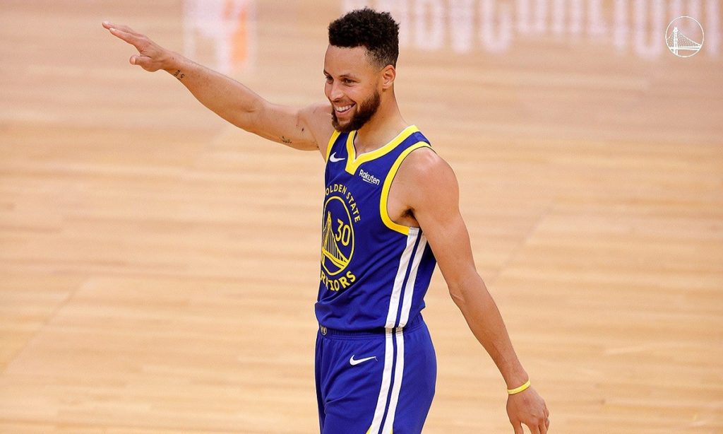 NBA: Ο «καυτός» Στεφ Κάρι πέτυχε 53 πόντους κόντρα στους Νάγκετς!