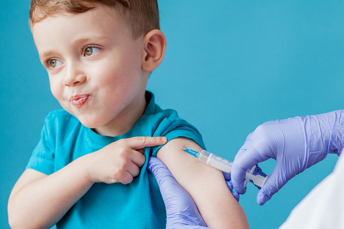 Ομοσπονδία παιδιάτρων: Μειώθηκαν οι παιδικοί εμβολιασμοί