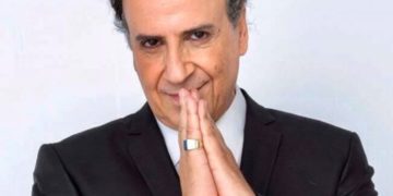 Ο Χάρης Ρώμας αποχαιρετά τον Κώστα Λυχναρά: «Δεν είναι μεγάλη η απόσταση μέχρι τα άστρα»