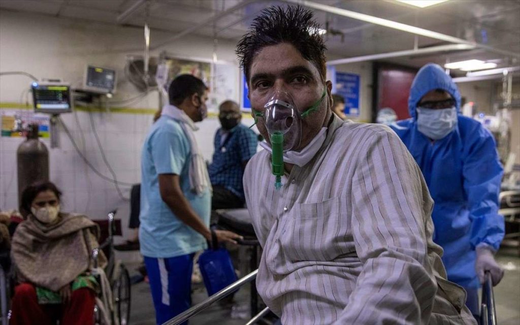 Ινδία: Παγκόσμιο ρεκόρ νέων κρουσμάτων κορονοϊού