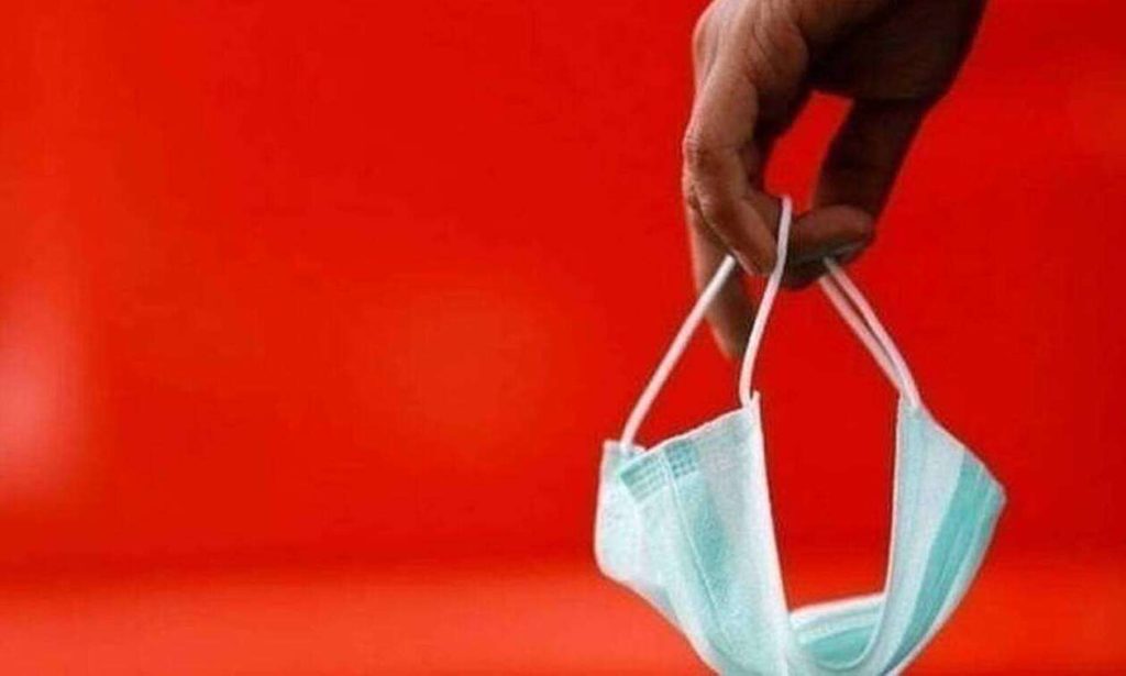 Αμερικανικό CDC: Πότε οι πλήρως εμβολιασμένοι θα πετάξουν τις μάσκες