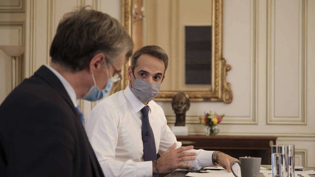 Συναγερμός Τσιόδρα: Αυξητική τάση των κρουσμάτων σε Αττική, Κρήτη, Νότιο Αιγαίο