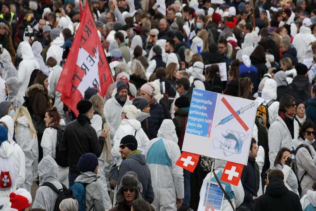 Παγκόσμιες διαδηλώσεις κατά των περιοριστικών μέτρων της πανδημίας