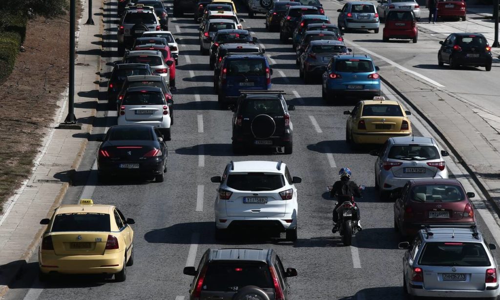 Πάσχα στο χωριό: Τα υδραυλικά και ο γιατρός οι καλύτερες δικαιολογίες στα διόδια
