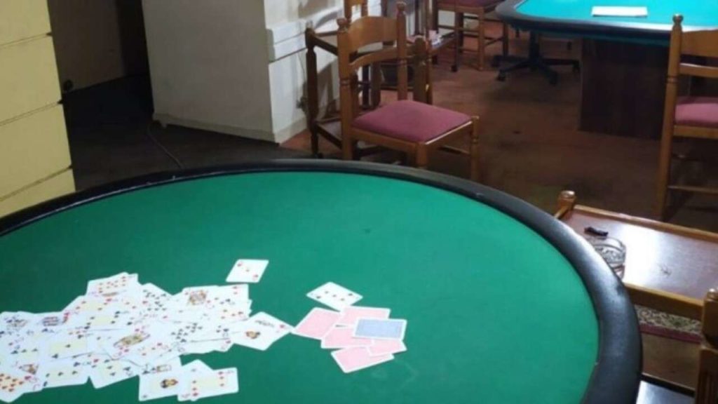 Συνελήφθη για δεύτερη φορά γνωστός τραγουδιστής σε μίνι καζίνο