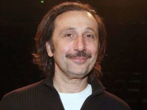 Ρένος Χαραλαμπίδης: Η γέννησή μου ήταν ένα θαύμα (ΒΙΝΤΕΟ)