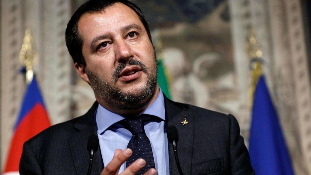 Ιταλία: Προκάλεσε αίσθηση η πρωτοβουλία του Σαλβίνι