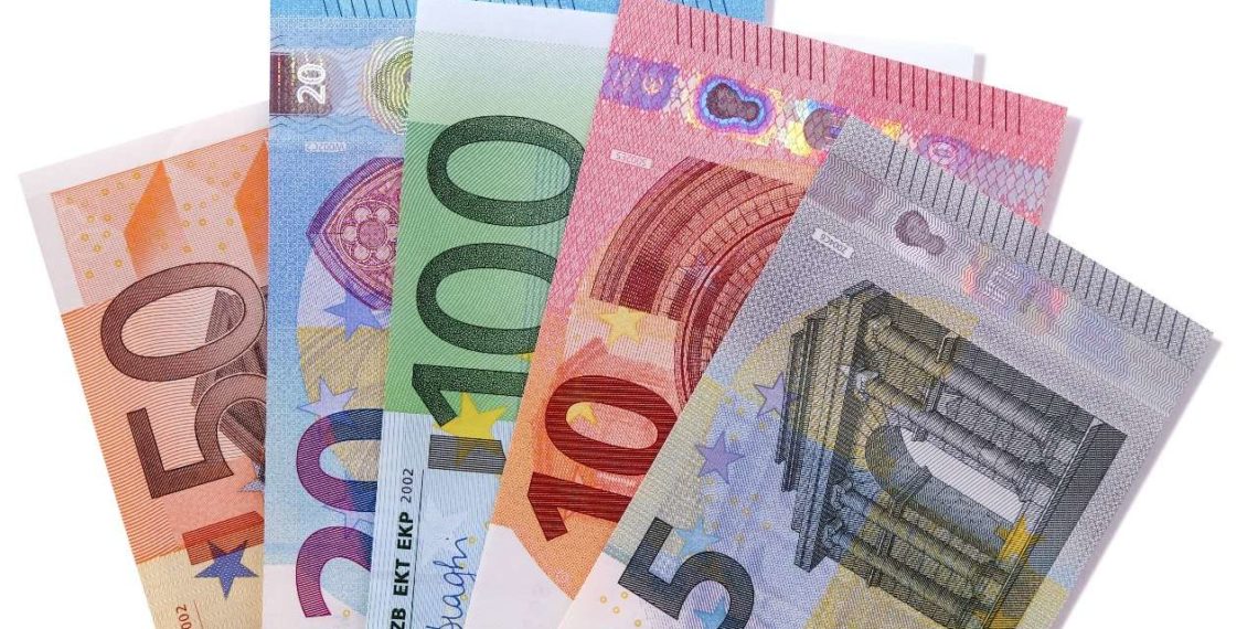 Ευάλωτα νοικοκυριά: Ποιοι οι δικαιούχοι για τα 900 ευρώ - Radar.gr