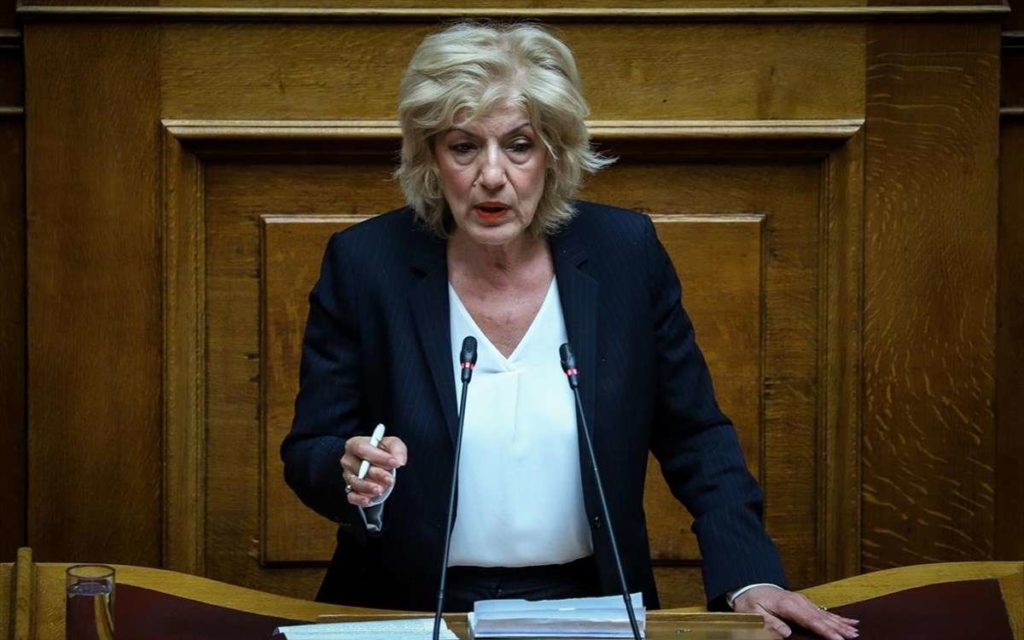 Αναγνωστοπούλου για Μενδώνη: Την εξαπατά και ο ίδιος της ο εαυτός