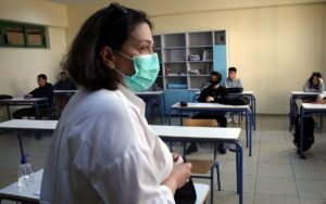 Κορωνοϊός: Τριπλασιάστηκαν τα κρούσματα στα Λύκεια