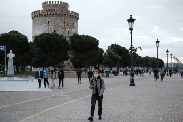 Σε μίνι lockdown Θεσσαλονίκη, Λάρισα και δύο ακόμα περιοχές
