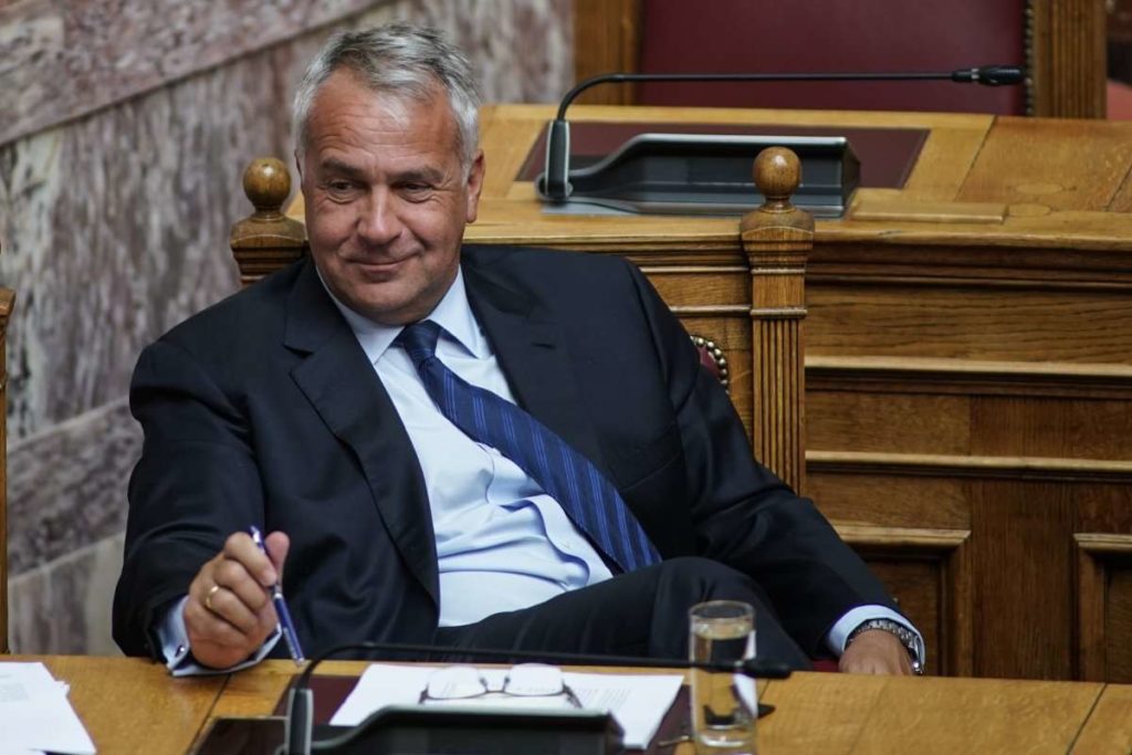 Ψήφος Αποδήμων: Ο Βορίδης καταργεί τους περιορισμούς