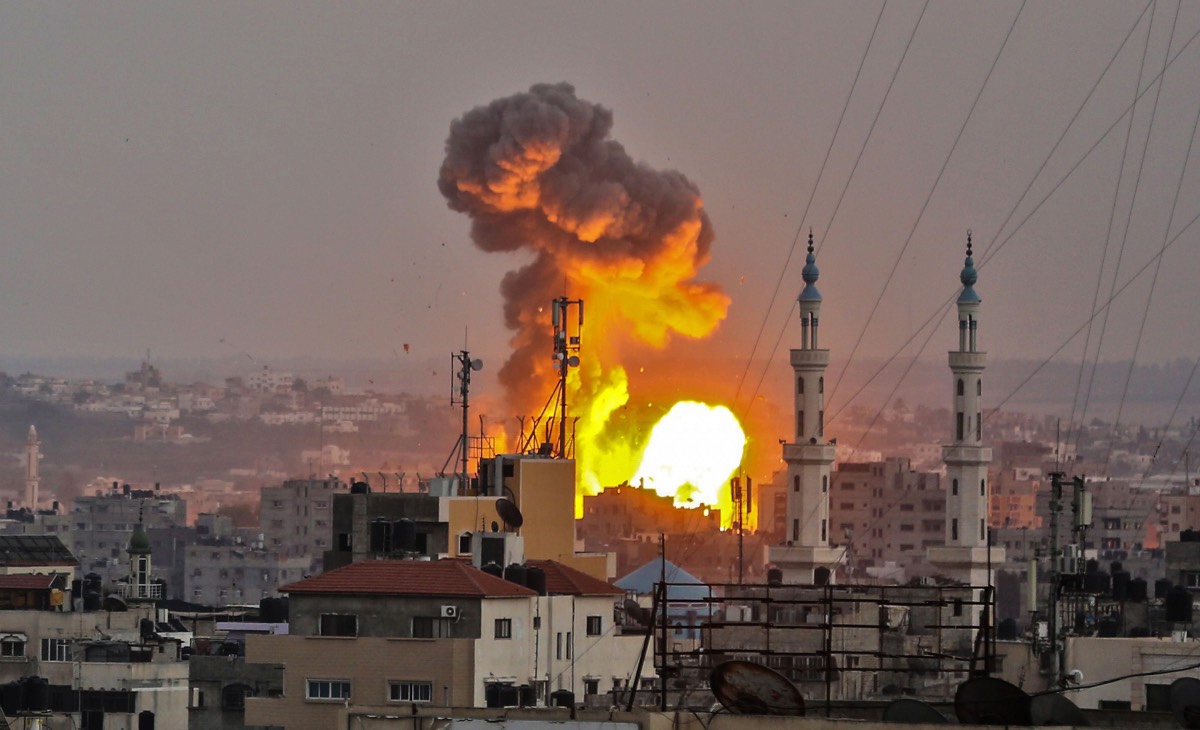 Gaza-city-explosion-ew-159p_59c9e12c91af4a5988759b3519a354c4