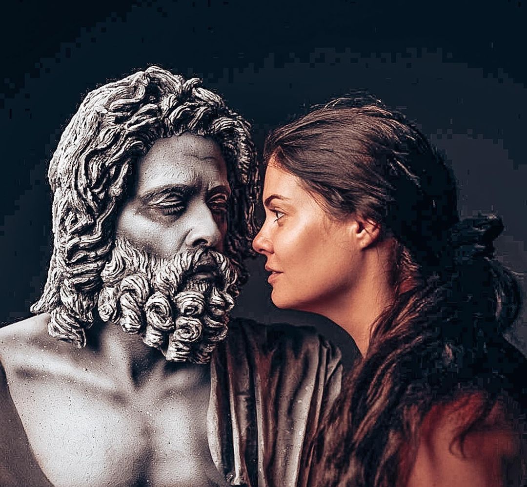 Παγκόσμια Ημέρα Πολιτισμού: Έλληνες ηθοποιοί μεταμορφώνονται σε αρχαία αγάλματα