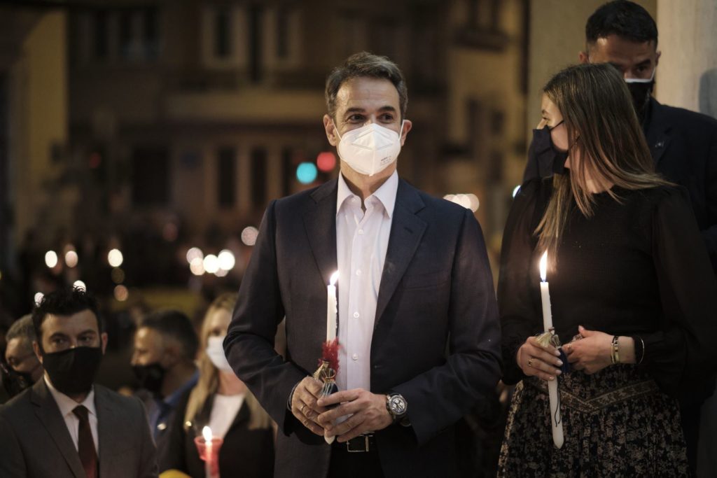Την Τελετή της Αναστάσεως, στον Ιερό Ναό Αγίου Διονυσίου Αρεοπαγίτου Αθηνών παρακολούθησε ο πρωθυπουργός Κυριάκος Μητσοτάκης συνοδευόμενος απο την οικογένεια του