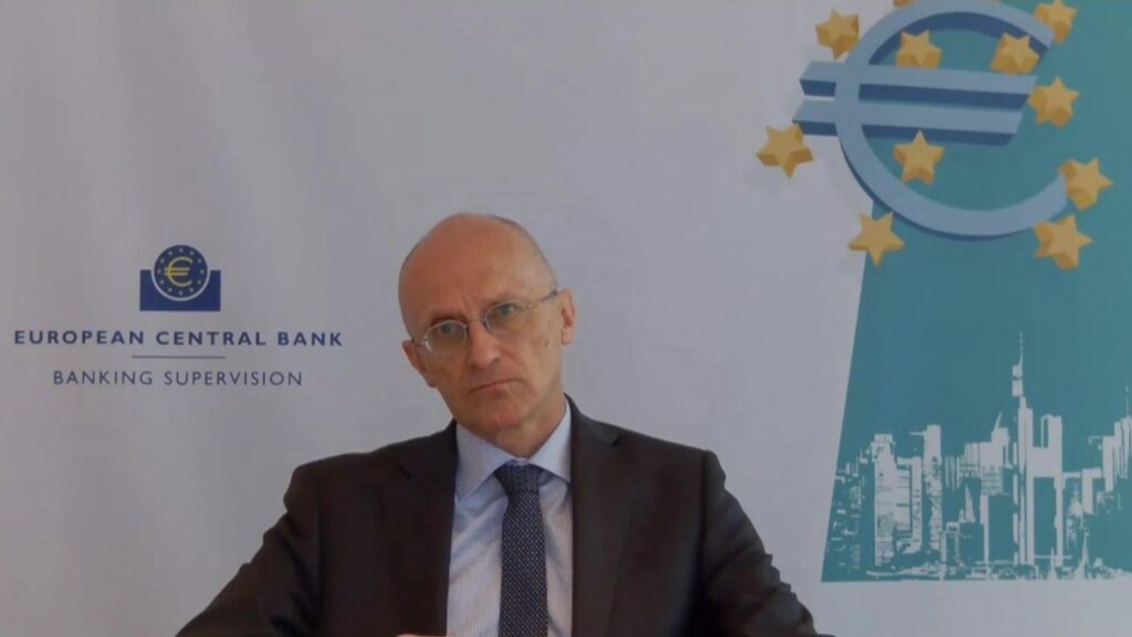 Ενρία: Σημαντική μειώση των κόκκινων δανείων απο τις Ελληνικές Τράπεζες