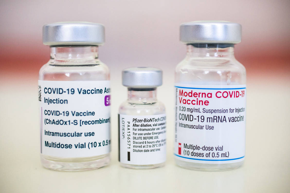 Μελέτη του ΕΚΠΑ αναδεικνύει πότε δημιουργούνται αντισώματα σε κάποιον που εμβολιάστηκε με Pfizer και πότε σε κάποιον που εμβολιάστηκε με AstraZeneca