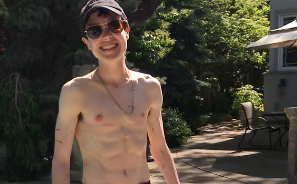 Elliot Page: Η πρώτη φωτογραφία με μαγιό μετά το coming out